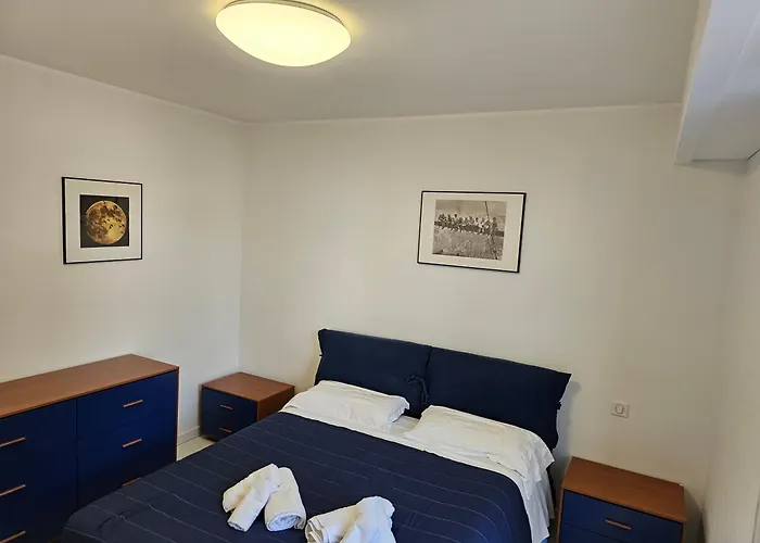 The Blue House, Lovely Apartment In The Cote D\'Azur For 6 People