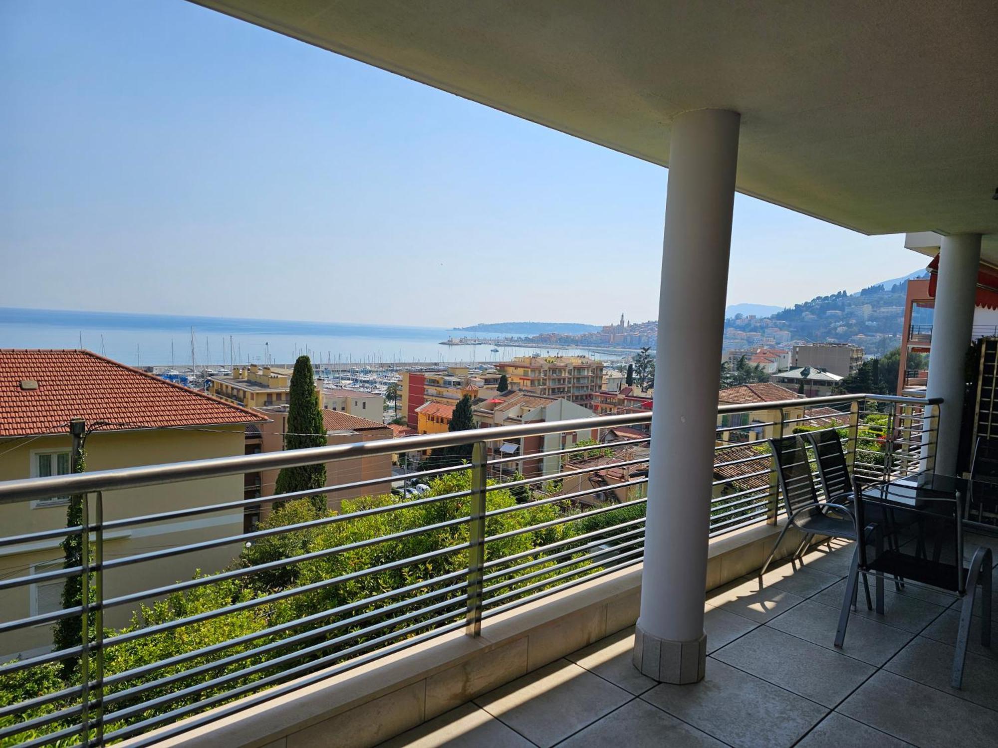 The Blue House, Lovely In The Côte D'azur For 6 People Menton