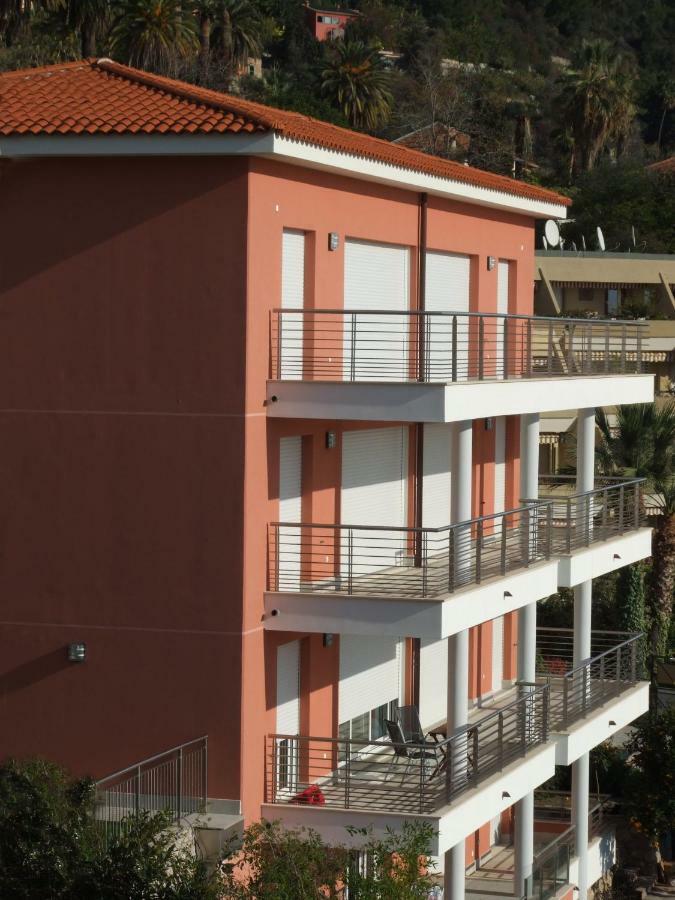 The Blue House, Lovely In The Côte D'azur For 6 People